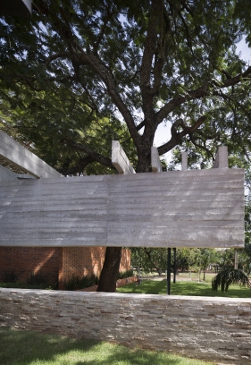 http://federicocairoli.store/files/gimgs/th-235_05_Vivienda Los Mangos - © Federico Cairoli (low).jpg