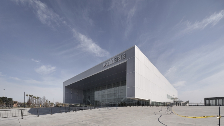 http://federicocairoli.store/files/gimgs/th-333_10_Antel Arena - © Federico Cairoli (low).jpg